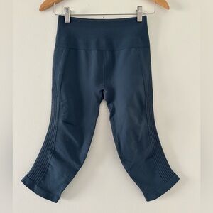 LULULEMON Women’s In The Flow Crop  Leggings